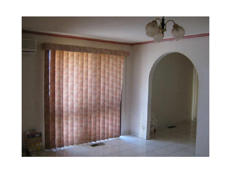 1 Cromwell Road, Kings Park VIC 3021