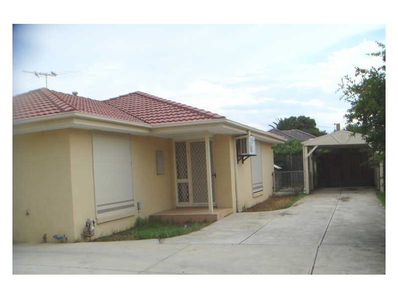 2/17 Syme Street, St Albans VIC 3021