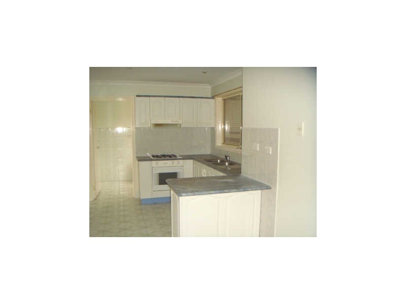 2/17 Syme Street, St Albans VIC 3021