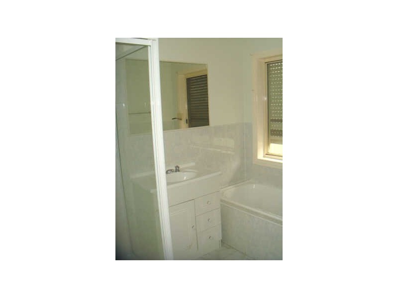 2/17 Syme Street, St Albans VIC 3021