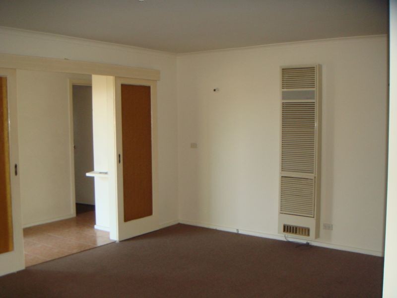 25 Diamond Avenue, St Albans VIC 3021