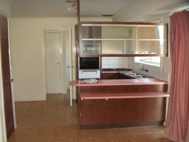 25 Diamond Avenue, St Albans VIC 3021