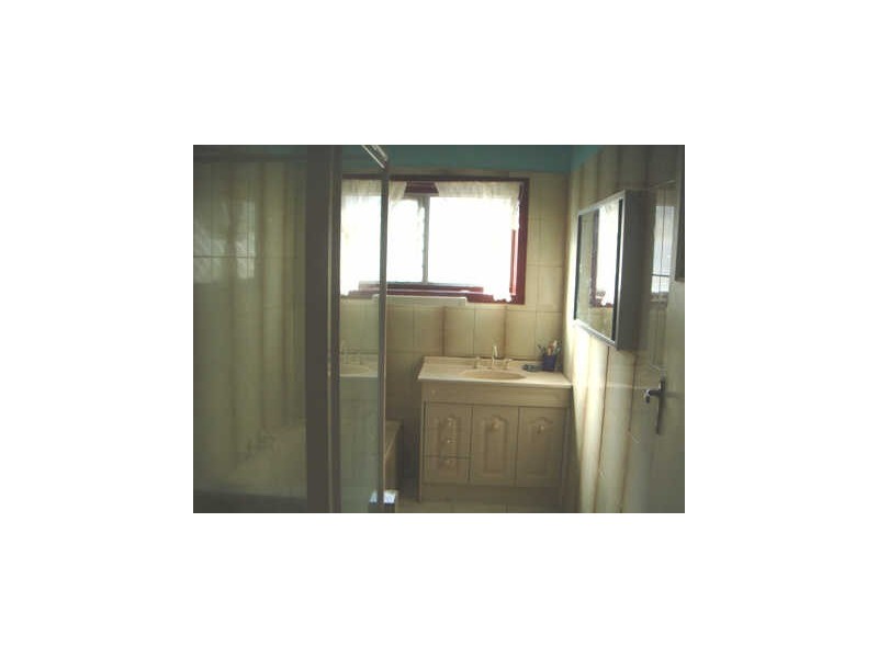 36 Erica Avenue, St Albans VIC 3021