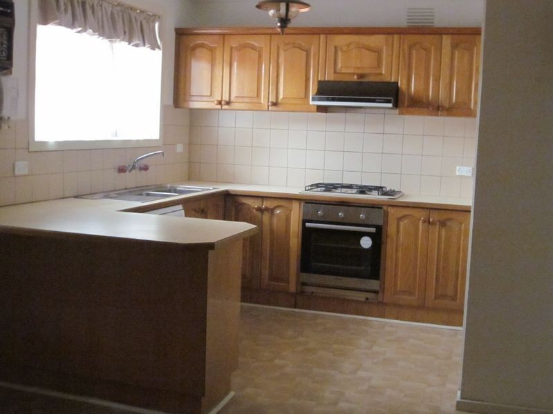 16 Dover Street, Albanvale VIC 3021