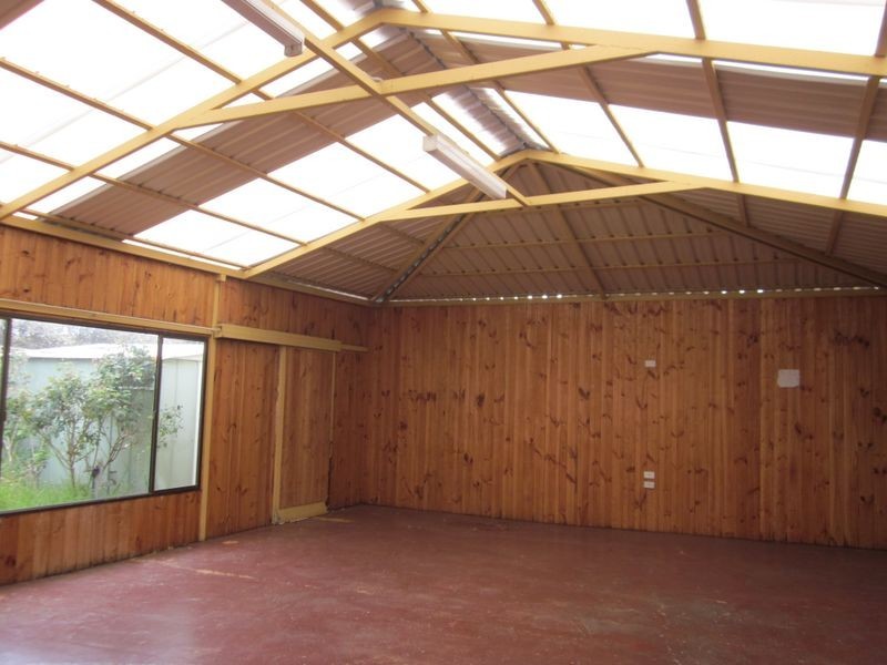 16 Dover Street, Albanvale VIC 3021