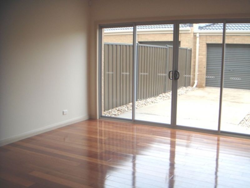 40 Cunningham Chase, Deer Park VIC 3023