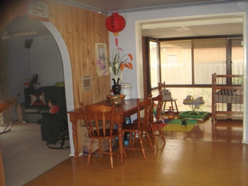 6 Clarke Avenue, St Albans VIC 3021