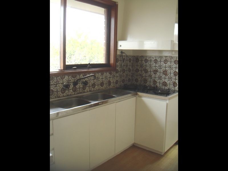 82 Denton Avenue, St Albans VIC 3021
