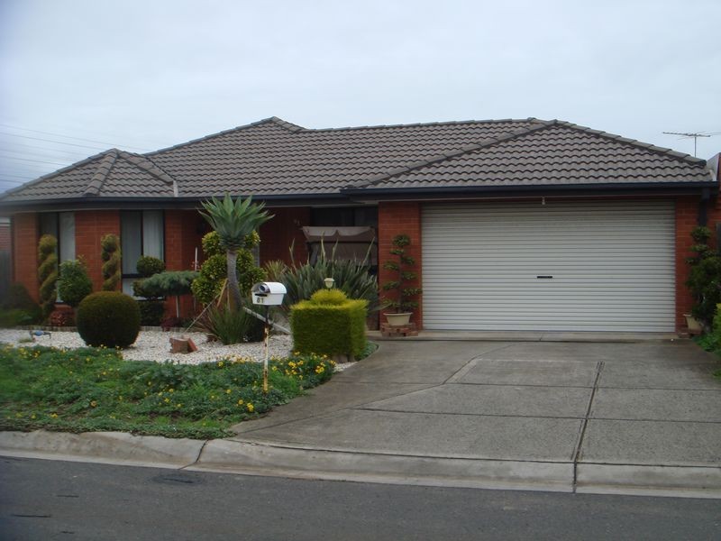 81 Moonstone Circuit, St Albans VIC 3021
