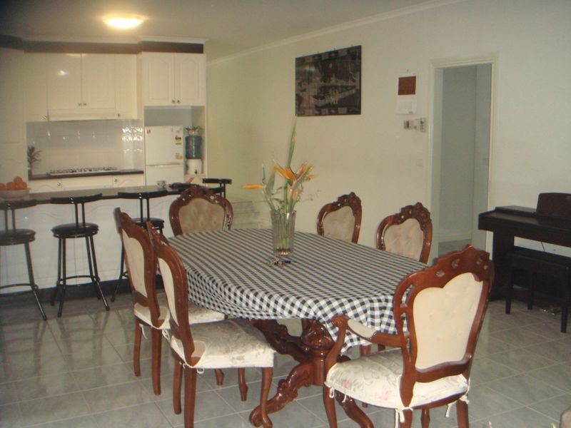 81 Moonstone Circuit, St Albans VIC 3021