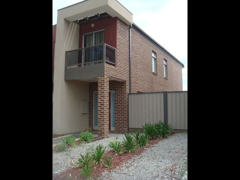 4 Pipers Lane, Deer Park VIC 3023