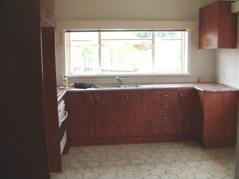 10A Lester Avenue, St Albans VIC 3021