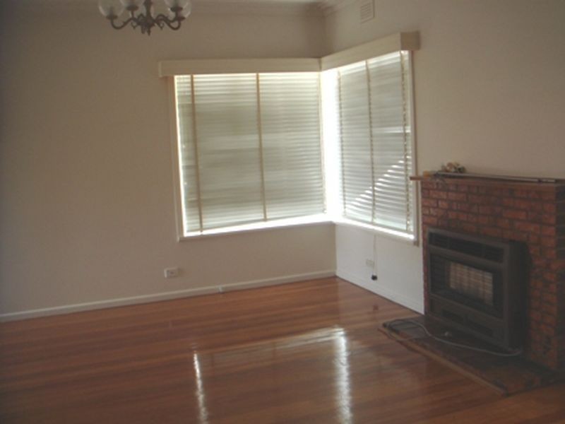 10A Lester Avenue, St Albans VIC 3021