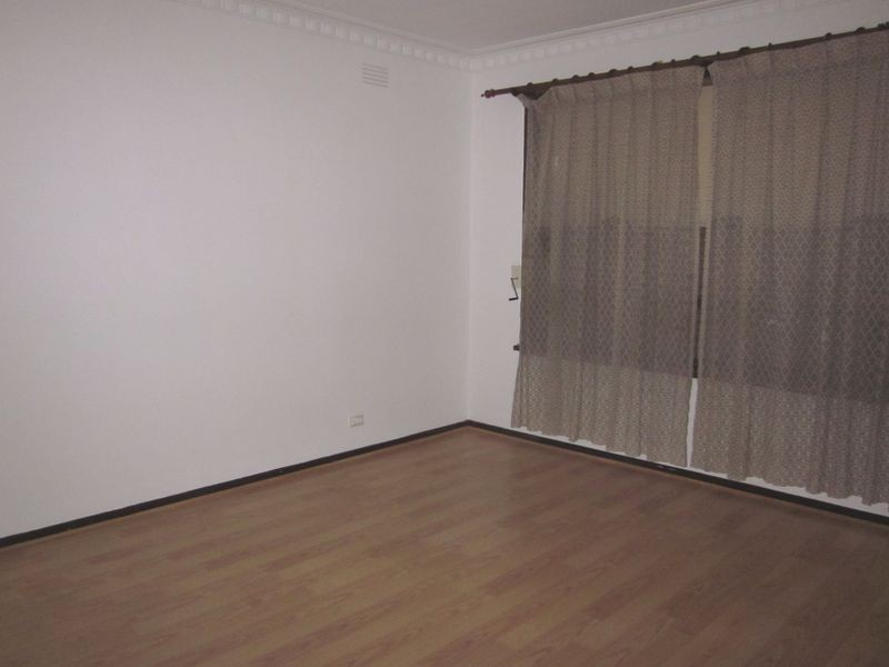 76 Henry Street, St Albans VIC 3021