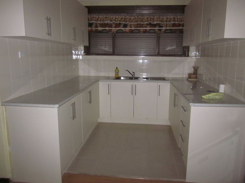 76 Henry Street, St Albans VIC 3021