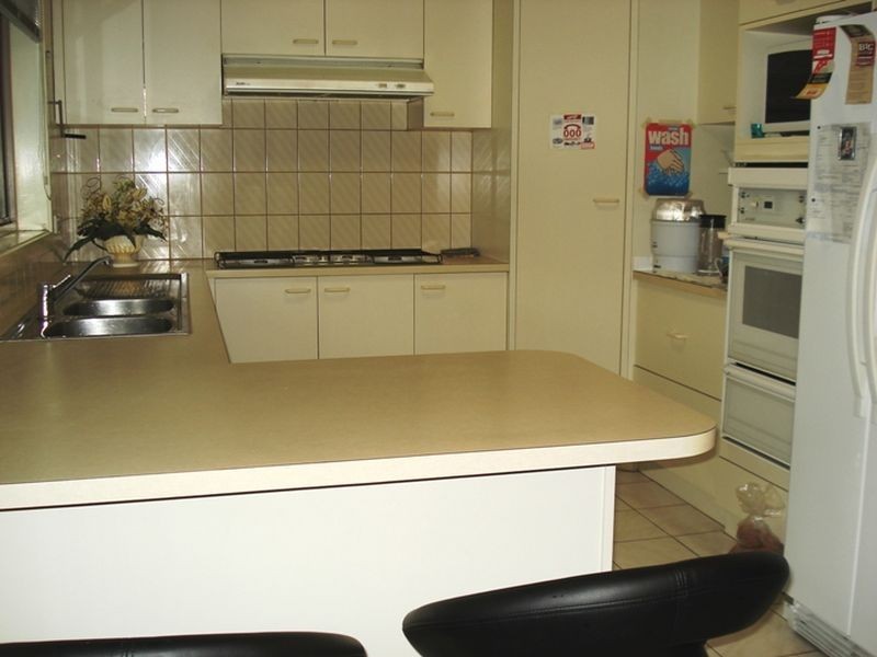 4 King Smead Close, Sunshine North VIC 3020