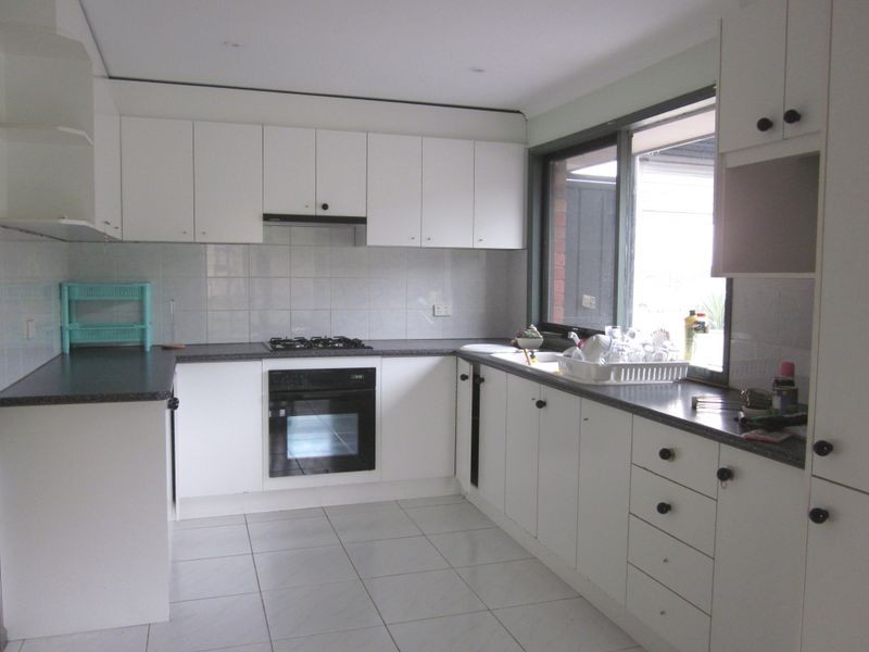 213 Taylors Road, St Albans VIC 3021