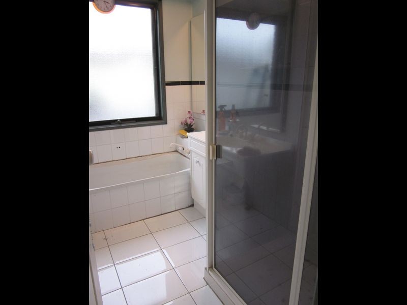 213 Taylors Road, St Albans VIC 3021