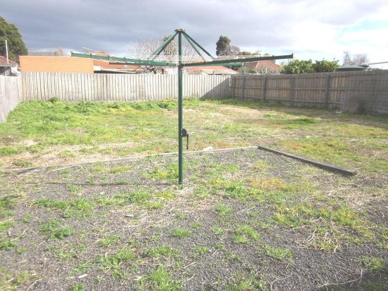 23 Cranbourne Ave, Sunshine North VIC 3020