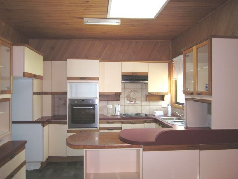 19 Huddersfield Rd, Deer Park VIC 3023