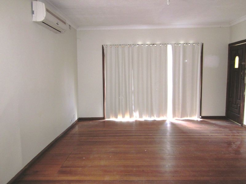 19 Huddersfield Rd, Deer Park VIC 3023