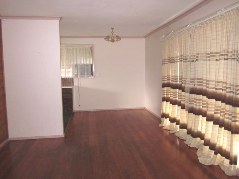 12 Harmon Ave, St Albans VIC 3021