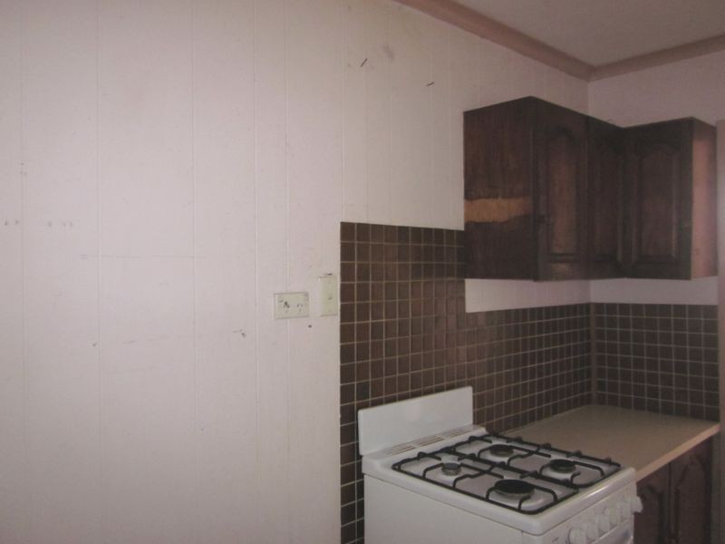 12 Harmon Ave, St Albans VIC 3021