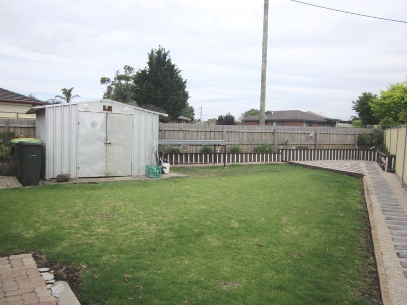 6 Keynes Court, Deer Park VIC 3023