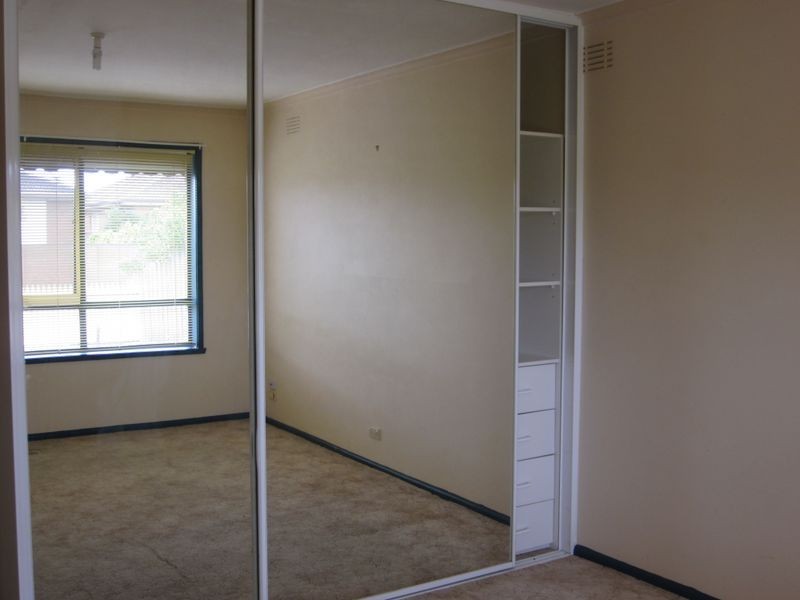 1/59 Perrett Avenue, St Albans VIC 3021