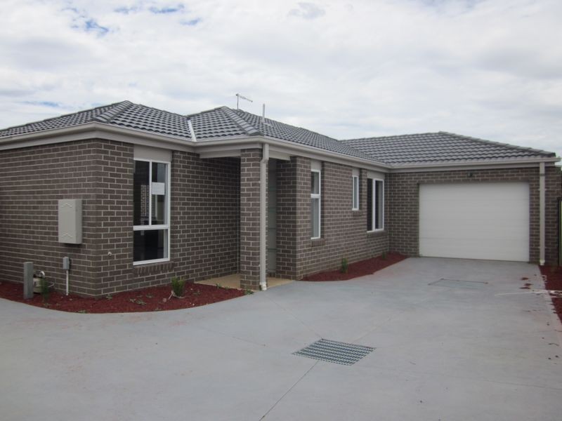 2/12 Marlo Drive, Melton West VIC 3337