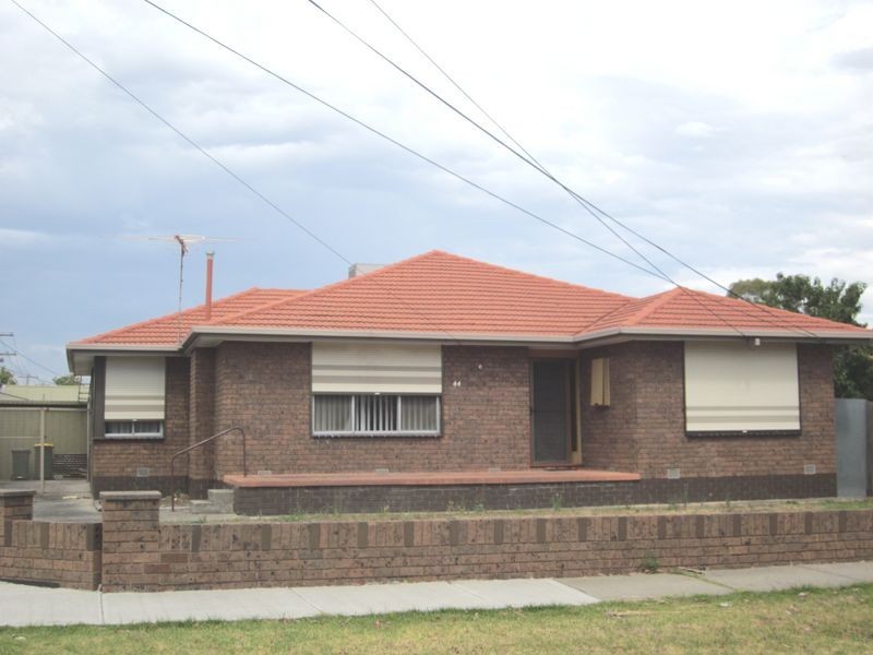 44 Novara Parade, St Albans VIC 3021