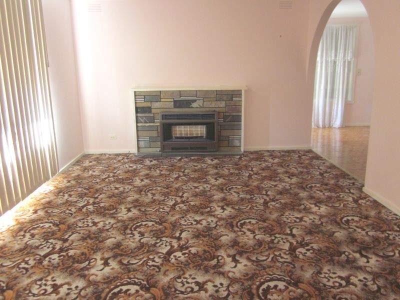 44 Novara Parade, St Albans VIC 3021