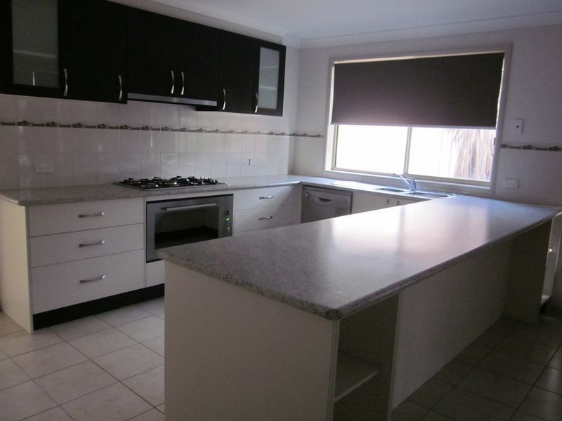 13 Lynne Maree Avenue, Deer Park VIC 3023