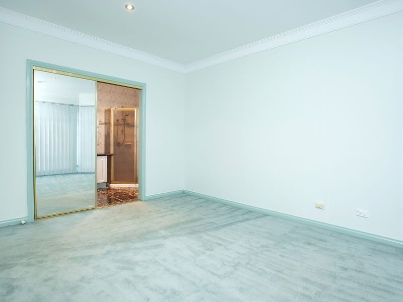 21 Feldspar Close, St Albans VIC 3021