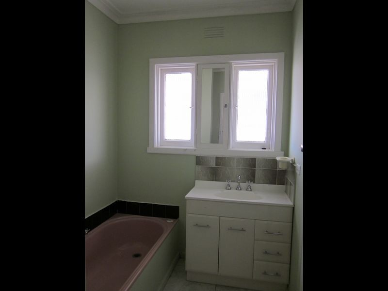 19 Bernbanks Avenue, St Albans VIC 3021