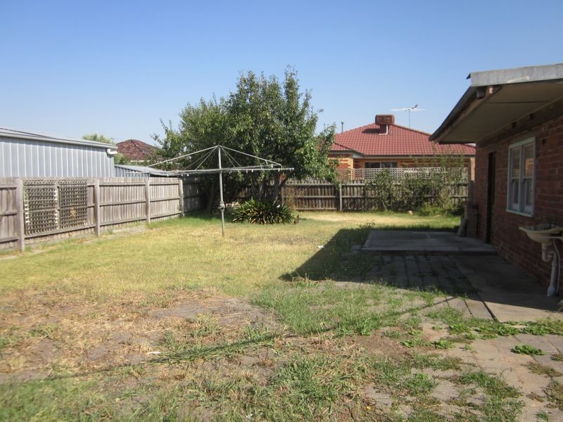 19 Bernbanks Avenue, St Albans VIC 3021