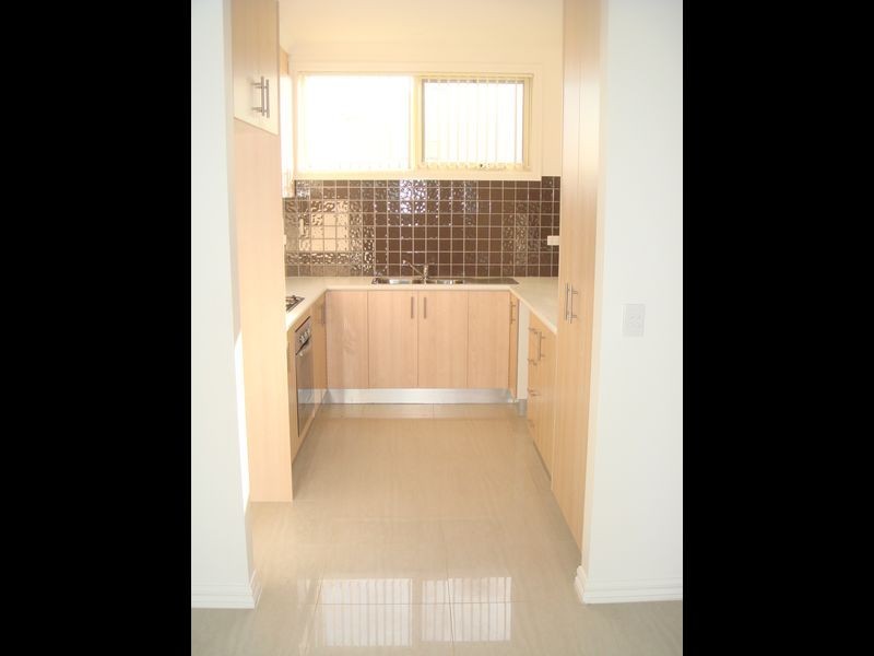 8/2 McArthur Avenue, St Albans VIC 3021