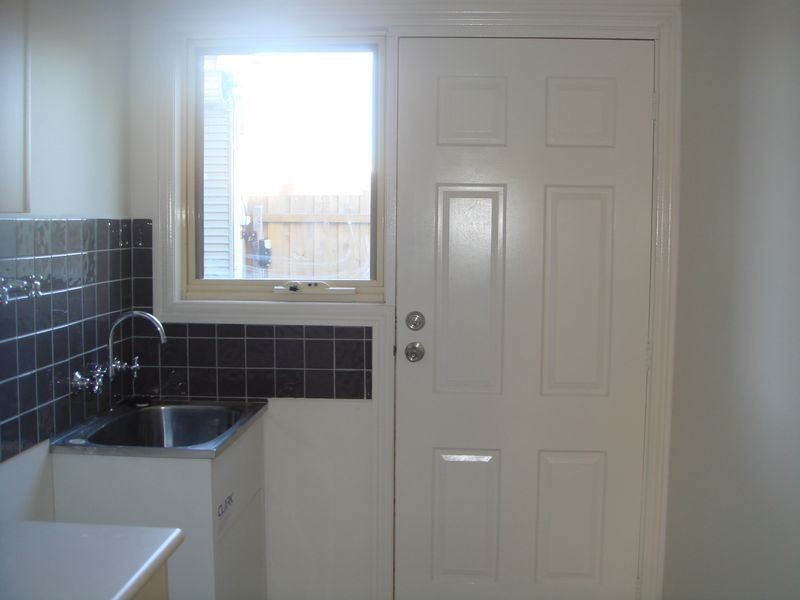 8/2 McArthur Avenue, St Albans VIC 3021