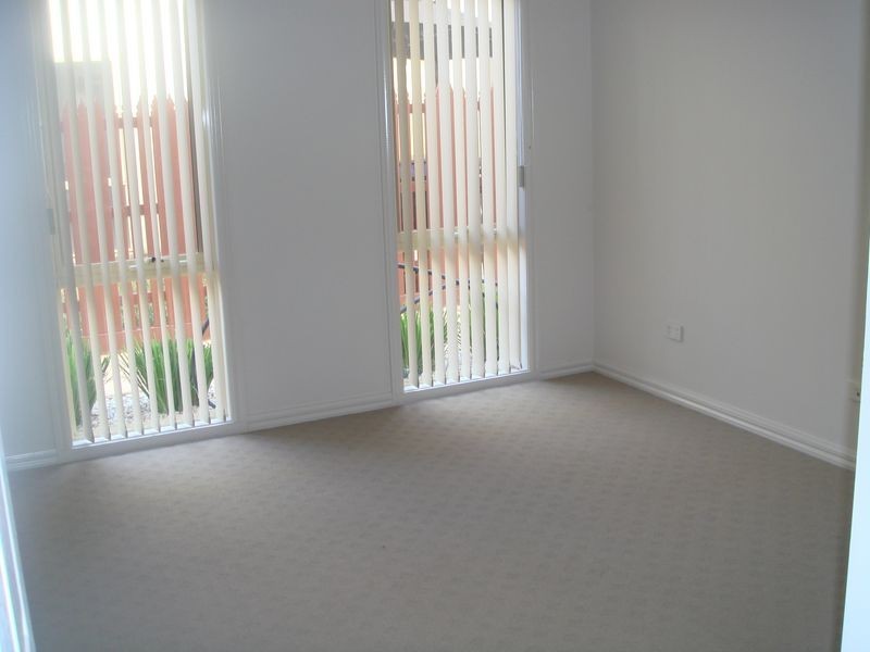 8/2 McArthur Avenue, St Albans VIC 3021