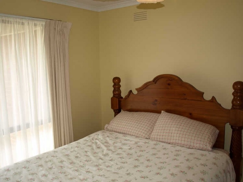 2/4 Rogers Ave, Warrnambool VIC 3280