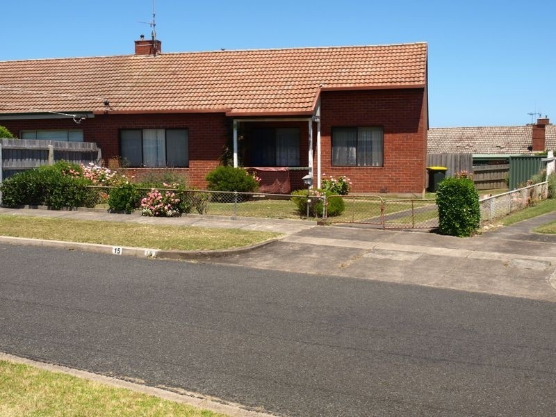 15 Wattle Grove, Warrnambool VIC 3280