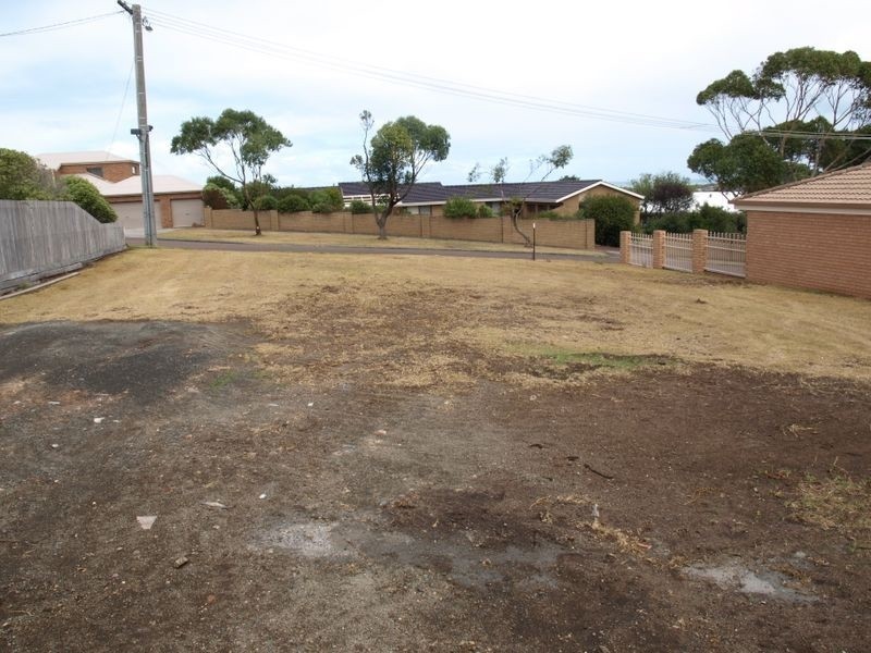 8 Bramble Avenue, Warrnambool VIC 3280