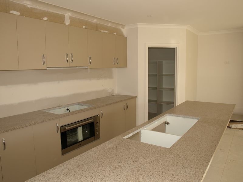 12 Normanby Street, Hamilton VIC 3300