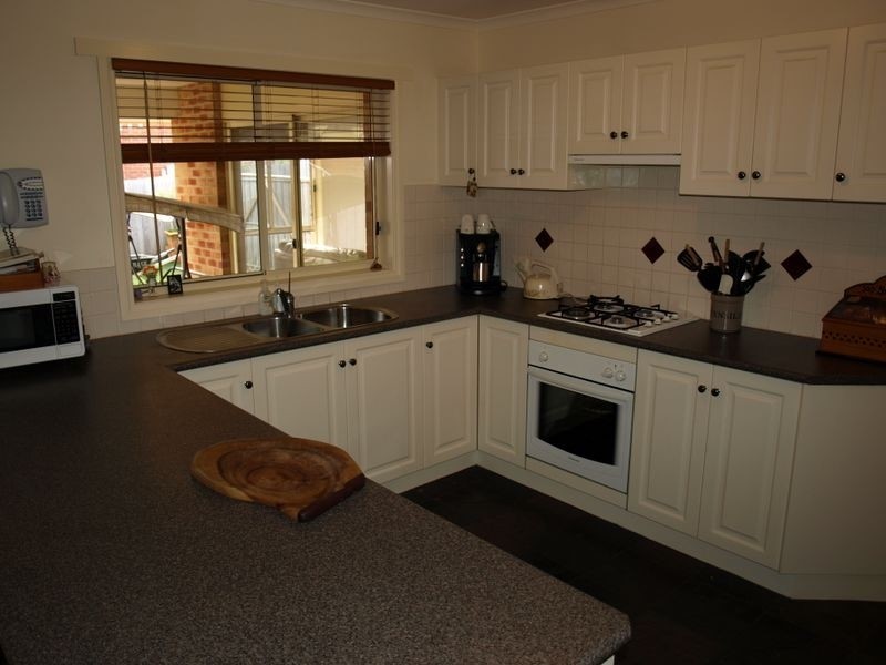 14 Gateway Road, Warrnambool VIC 3280