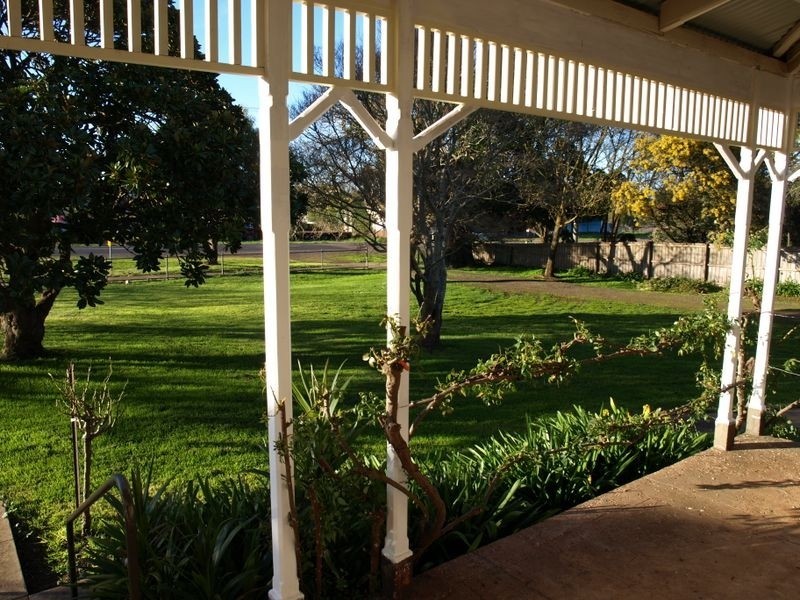 63 Bell Street, Hamilton VIC 3300