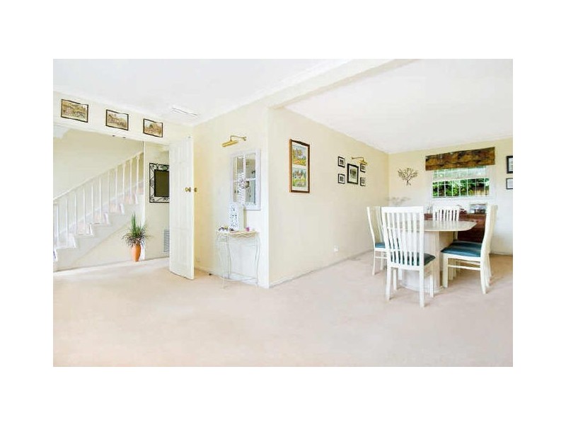 24 Woodbury Road, St Ives NSW 2075