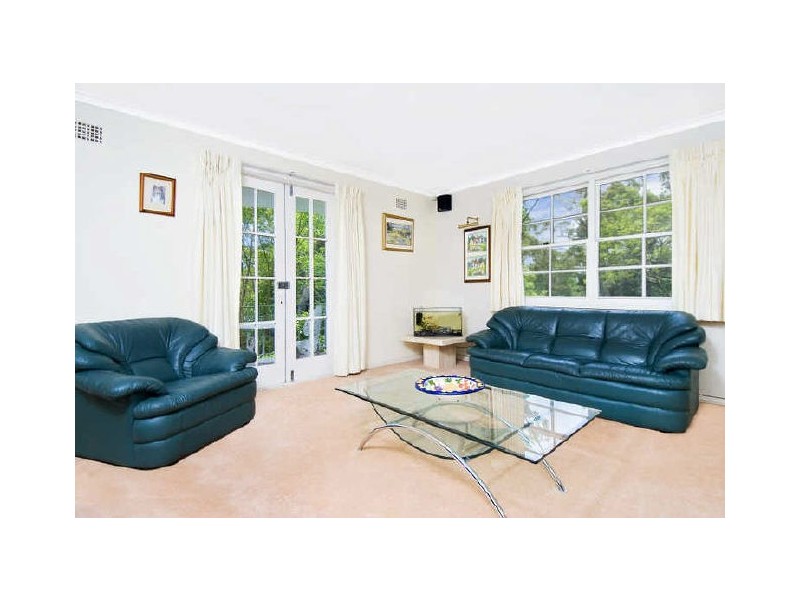 24 Woodbury Road, St Ives NSW 2075