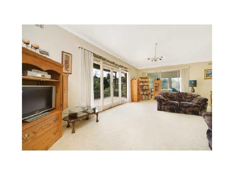 17 Pentecost Avenue (Quiet Side), St Ives NSW 2075