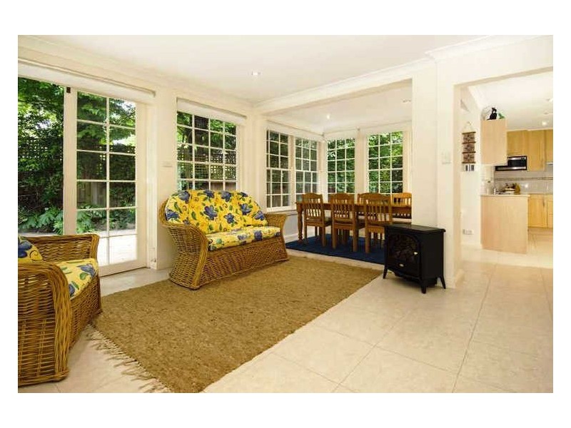 8 Luton Place, St Ives NSW 2075