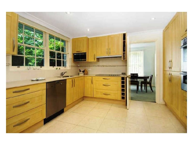 8 Luton Place, St Ives NSW 2075